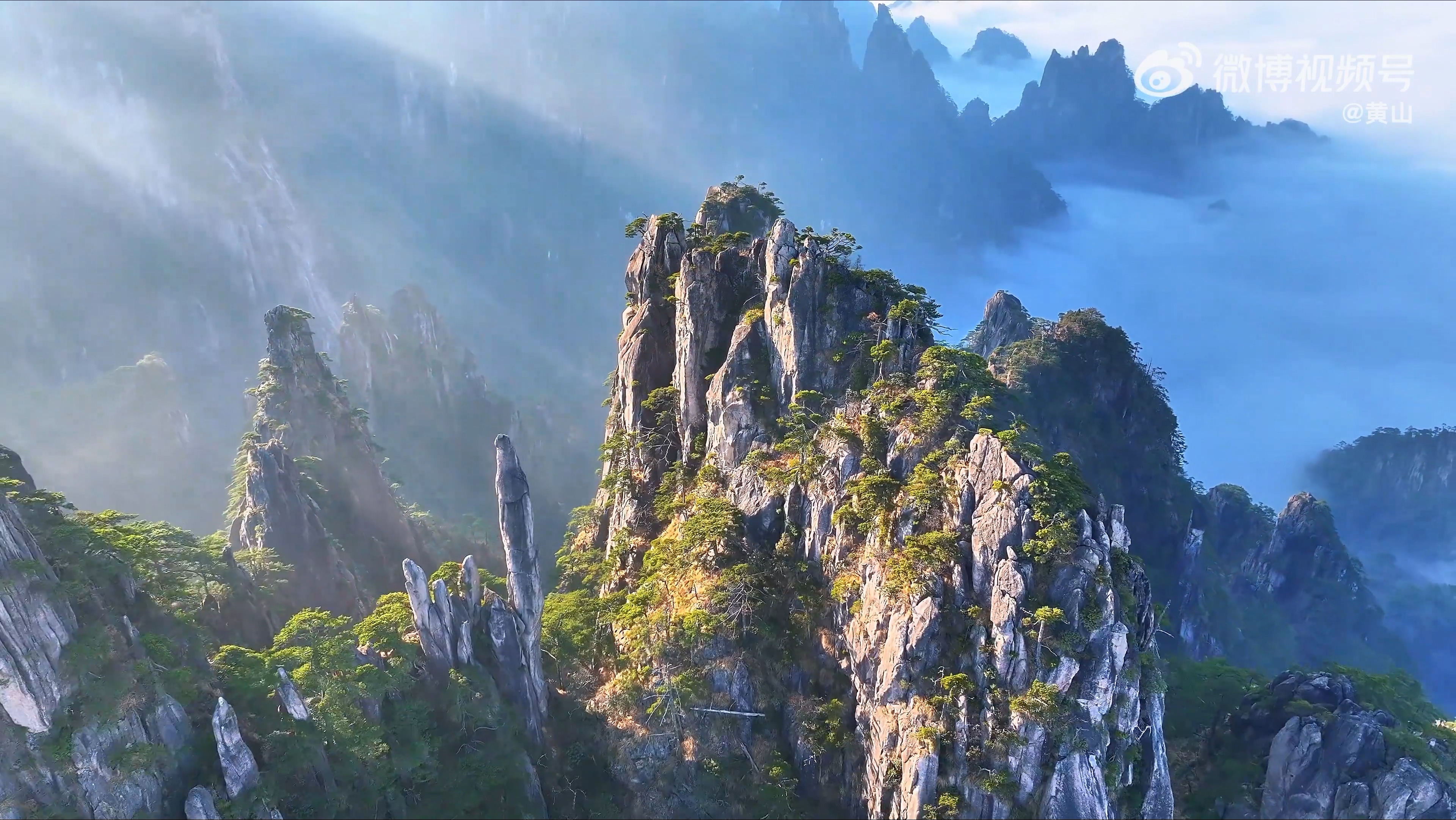 云海之上的东海景区